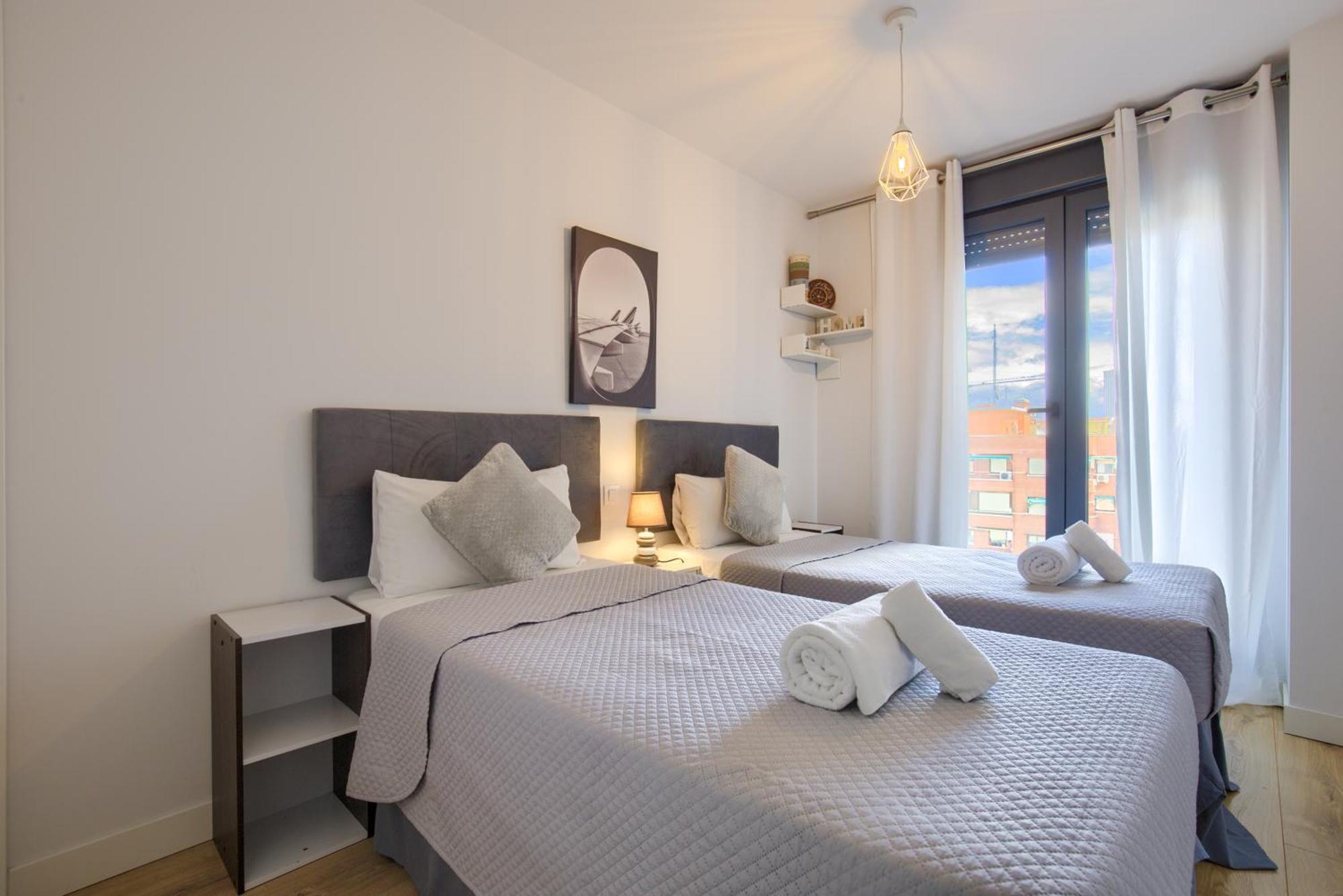 2B2B Deluxe Apartment - Jardines De Cuatro Caminos - Business District - Santiago Bernabeu Madrid Buitenkant foto